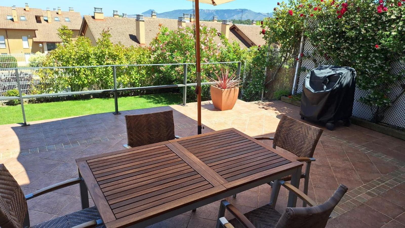 Estancia Con Jardin Entre Golf Y Monte - Cerca Logrono Sojuela Dış mekan fotoğraf